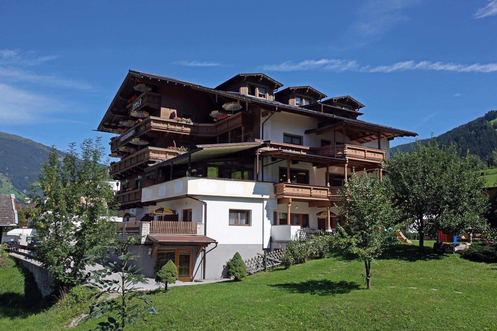 Hotel Eckartauerhof Mayrhofen Exterior photo